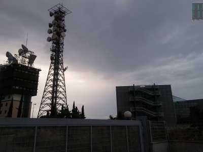 Tutti progetti rimasti sulla carta, visto che una volta costruita, ci si � �accorti� che alle spalle di villa Patrizia sorgeva (dagli anni 80) un alto ripetitore della Telecom, che avrebbe quindi causato forti interferenze con i macchinari ospedalieri, oltre a comportare un presunto inquinamento elettromagnetico non certo �consigliabile� per i pazienti della struttura